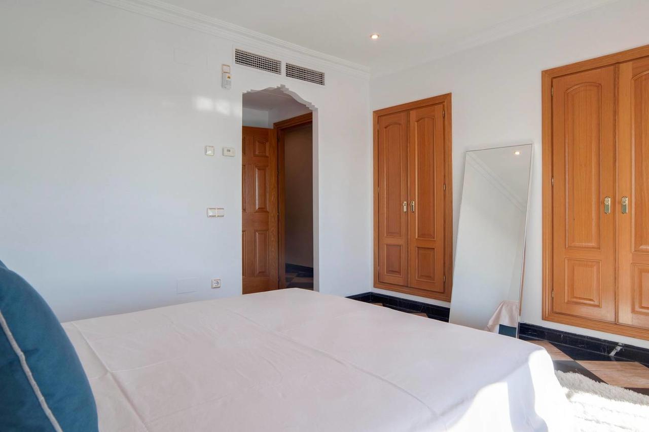 Oleholidays Pb 218 Primera Linea De Mar Puerto Banus Apartment Marbella Exterior photo